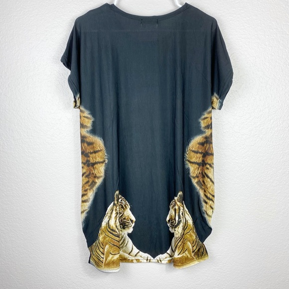 🌻 3/$20 Tiger King Embellished Graphic Blouse - Picture 3 of 3